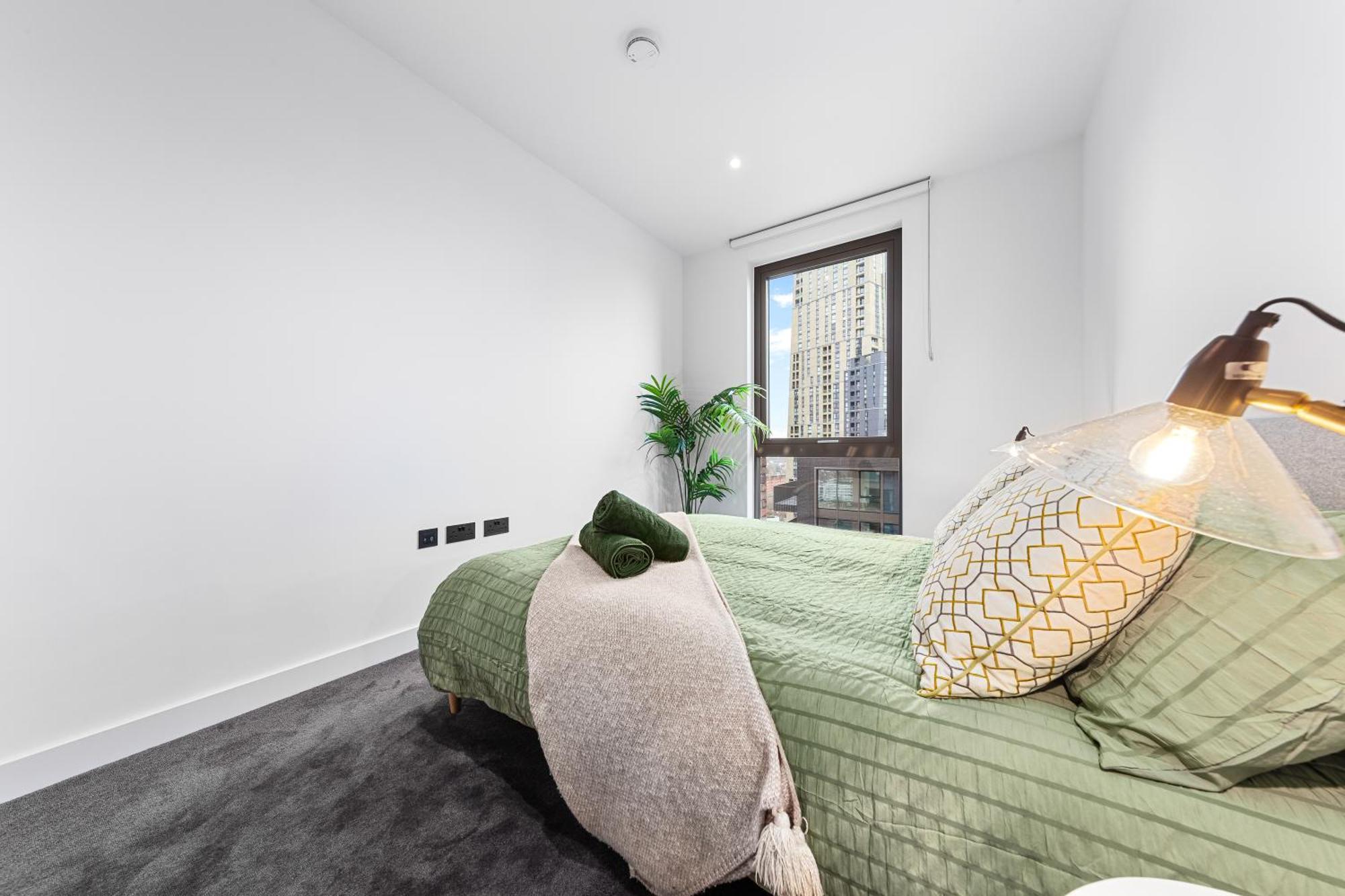New 2 Bedroom Flat Riverview Balcony Hotel de apartamente Londra